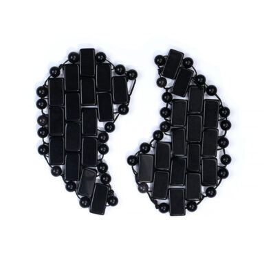 Black obsidian cooling eye masks