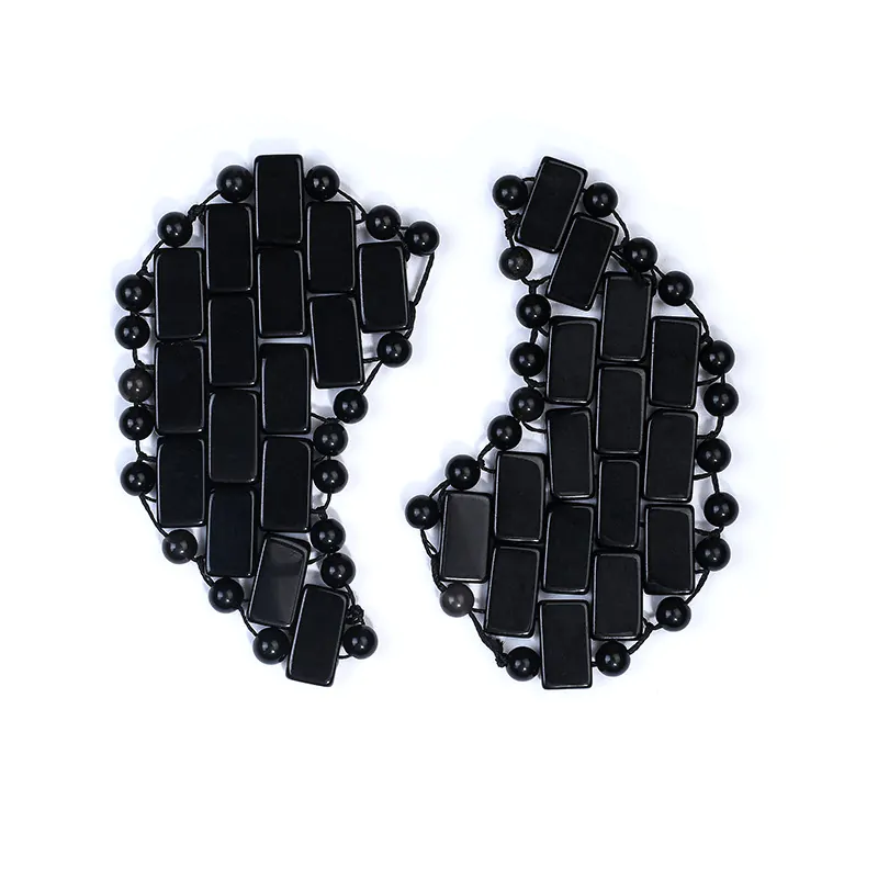 Black obsidian cooling eye masks