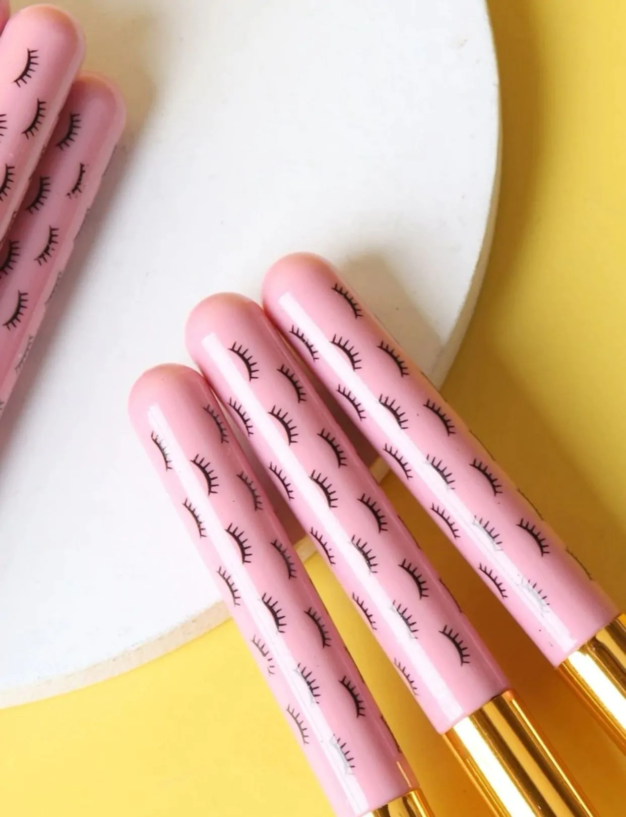 Pink Eyelash Extension Brush - Pack of 10 - Image 2