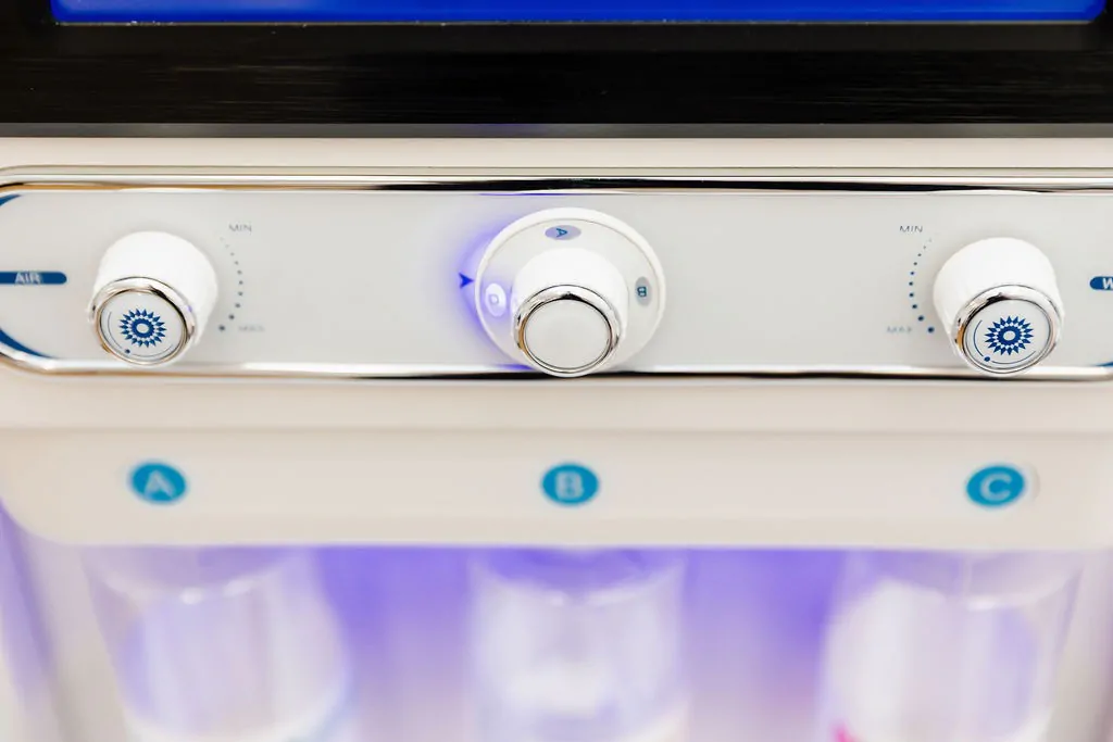 Professional Grade Hydrodermabrasion Machine - Image 10