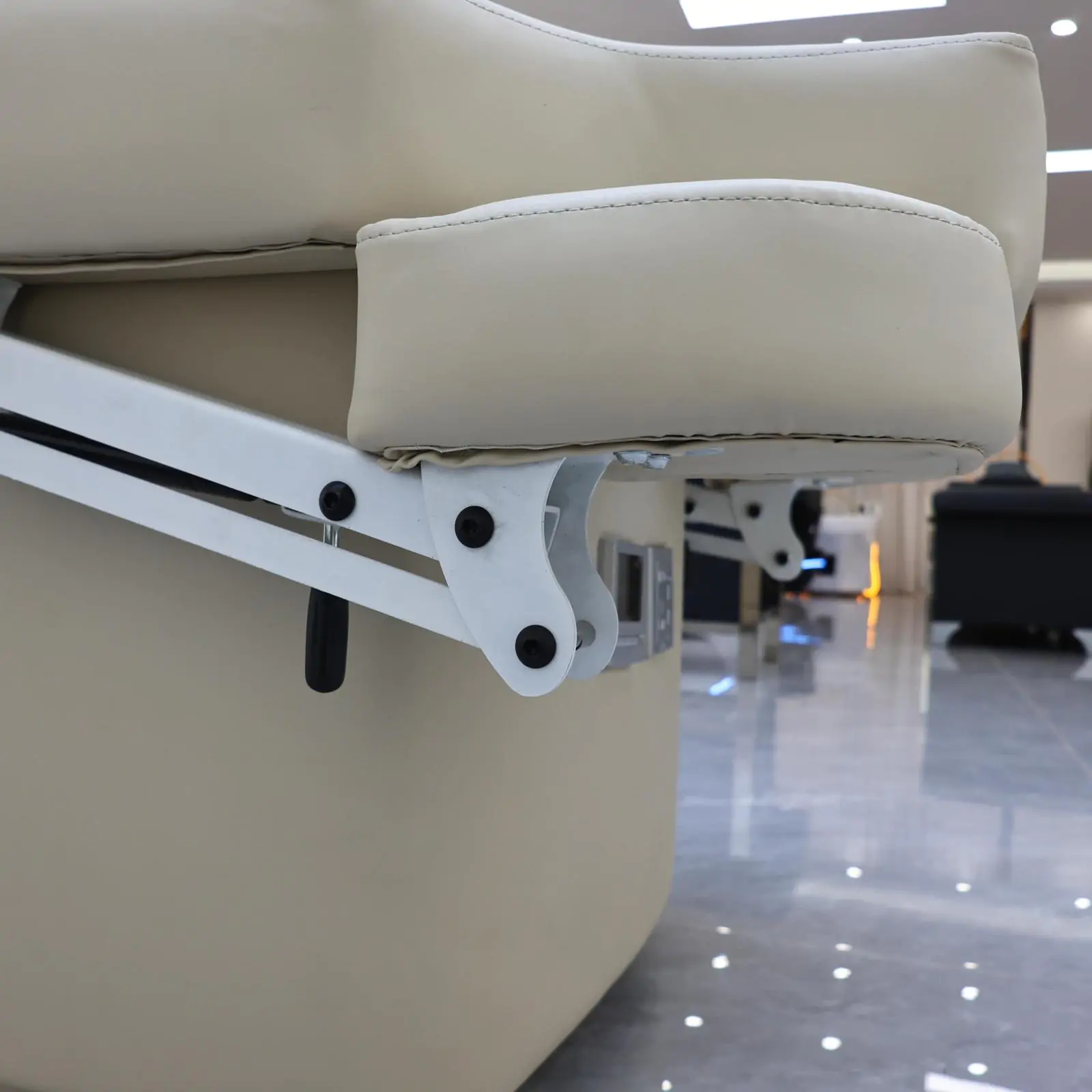 Deluxe Spa Electric Table - Image 6