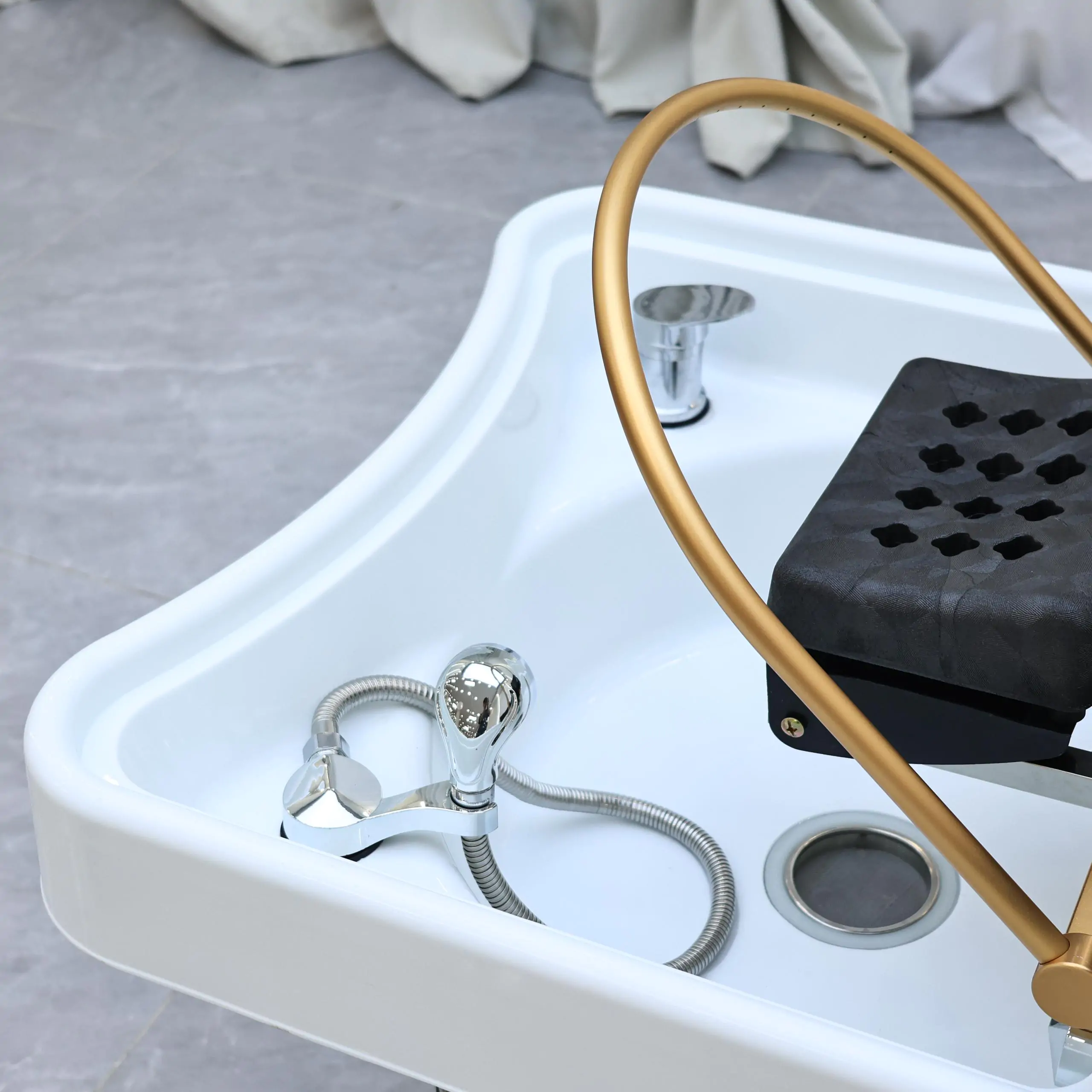 Ocean 80cm Wide Japanese Head Spa - Black - Image 8