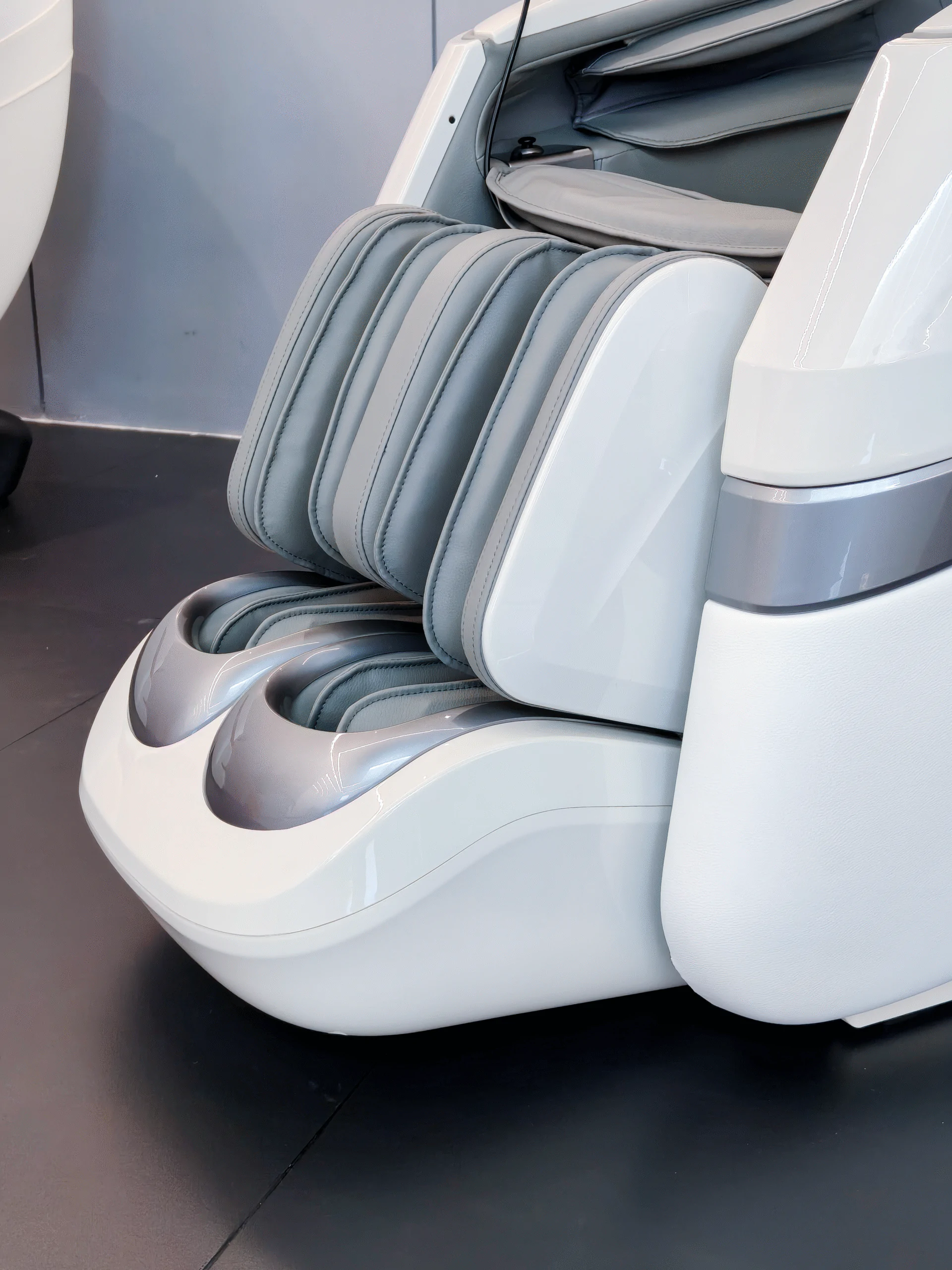 Kumo Touch Massage Chair - Grey - Image 4