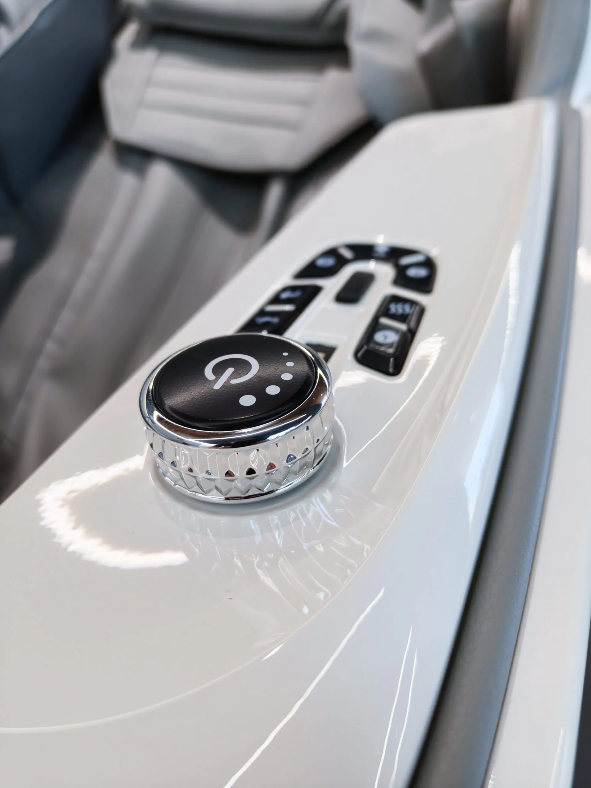 Kumo Touch Massage Chair - Grey - Image 3