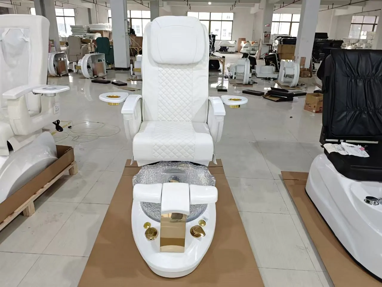 Still Waters Spa Chair with Basin - Image 3