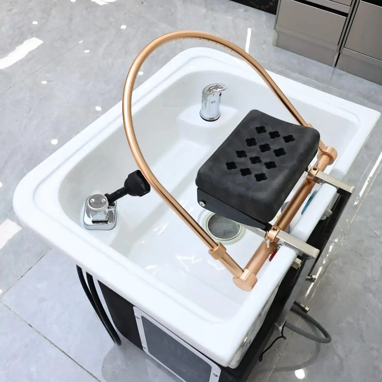 Cascada Plumbed Head Spa - Image 7