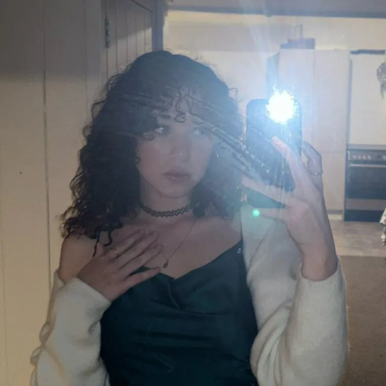 Ysabelle A