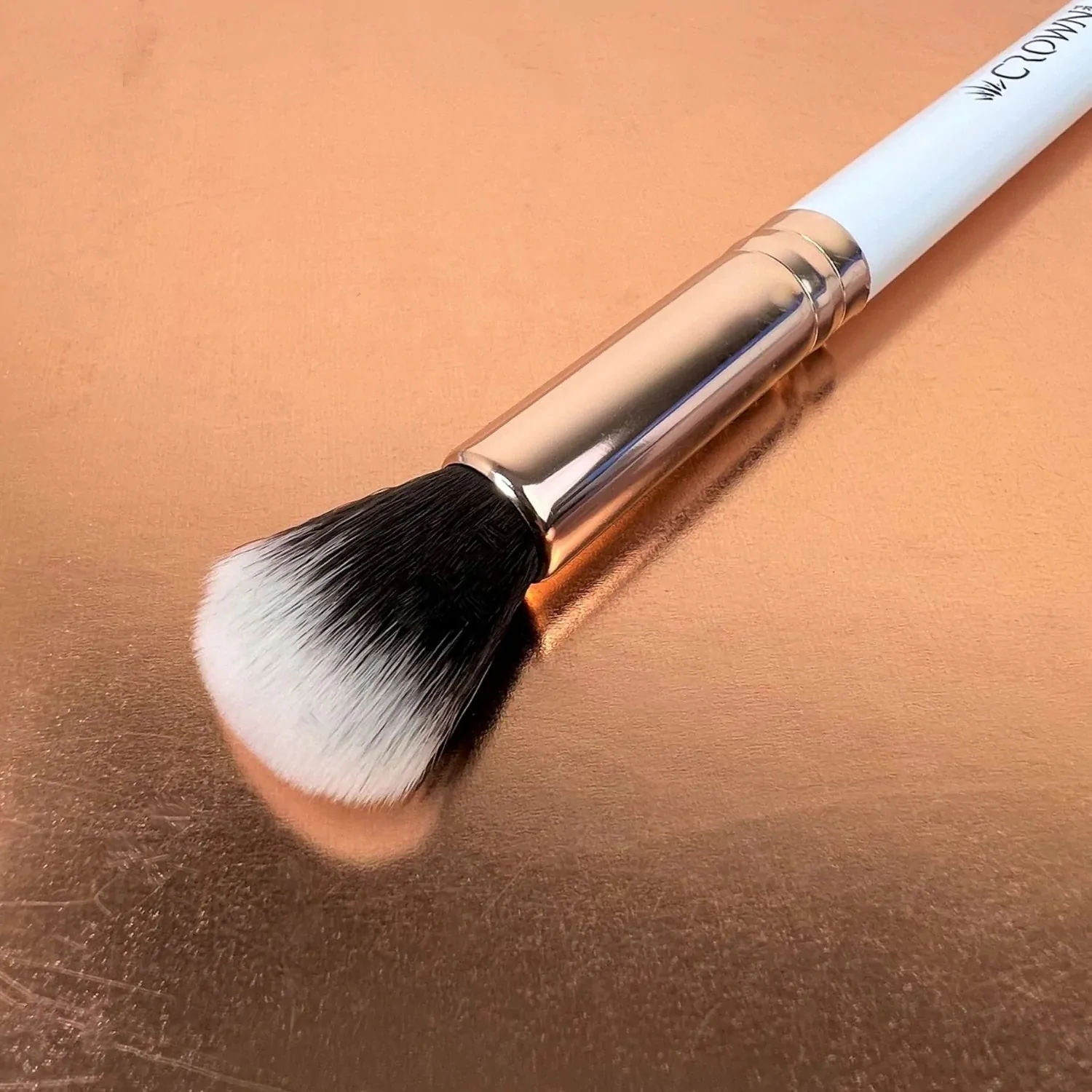 CWG05 – Highlighter/Contour Brush - Image 2