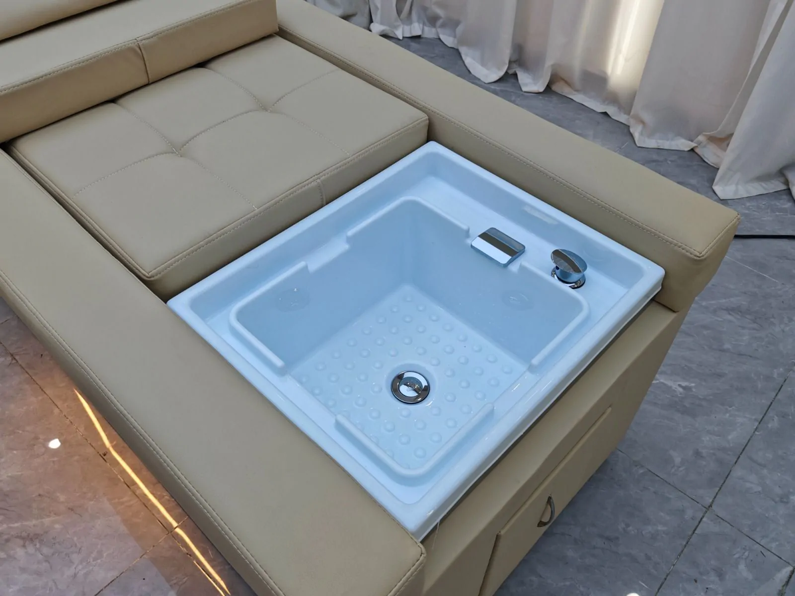 Levana Illumina Pro Japanese Head Spa with Pedicure Basin - Image 27