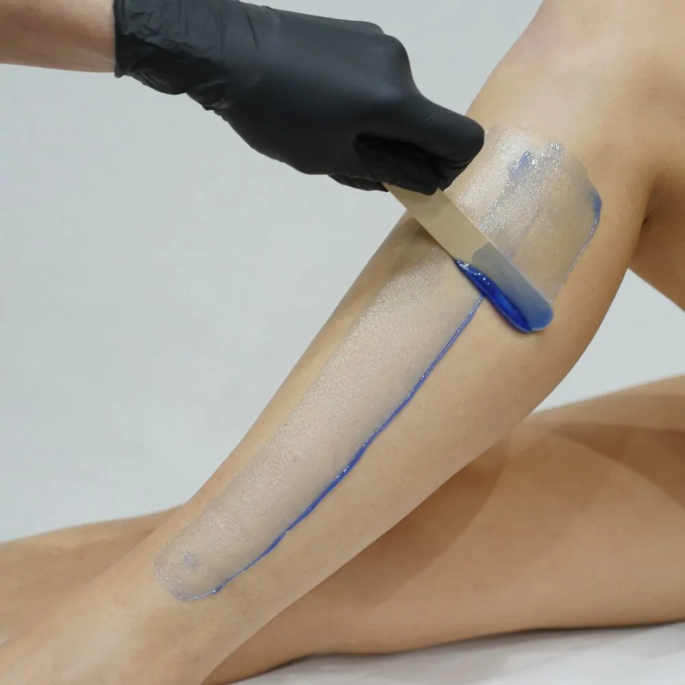 Caron Viva Azure Shimmer Strip Wax - 100ml - Image 2