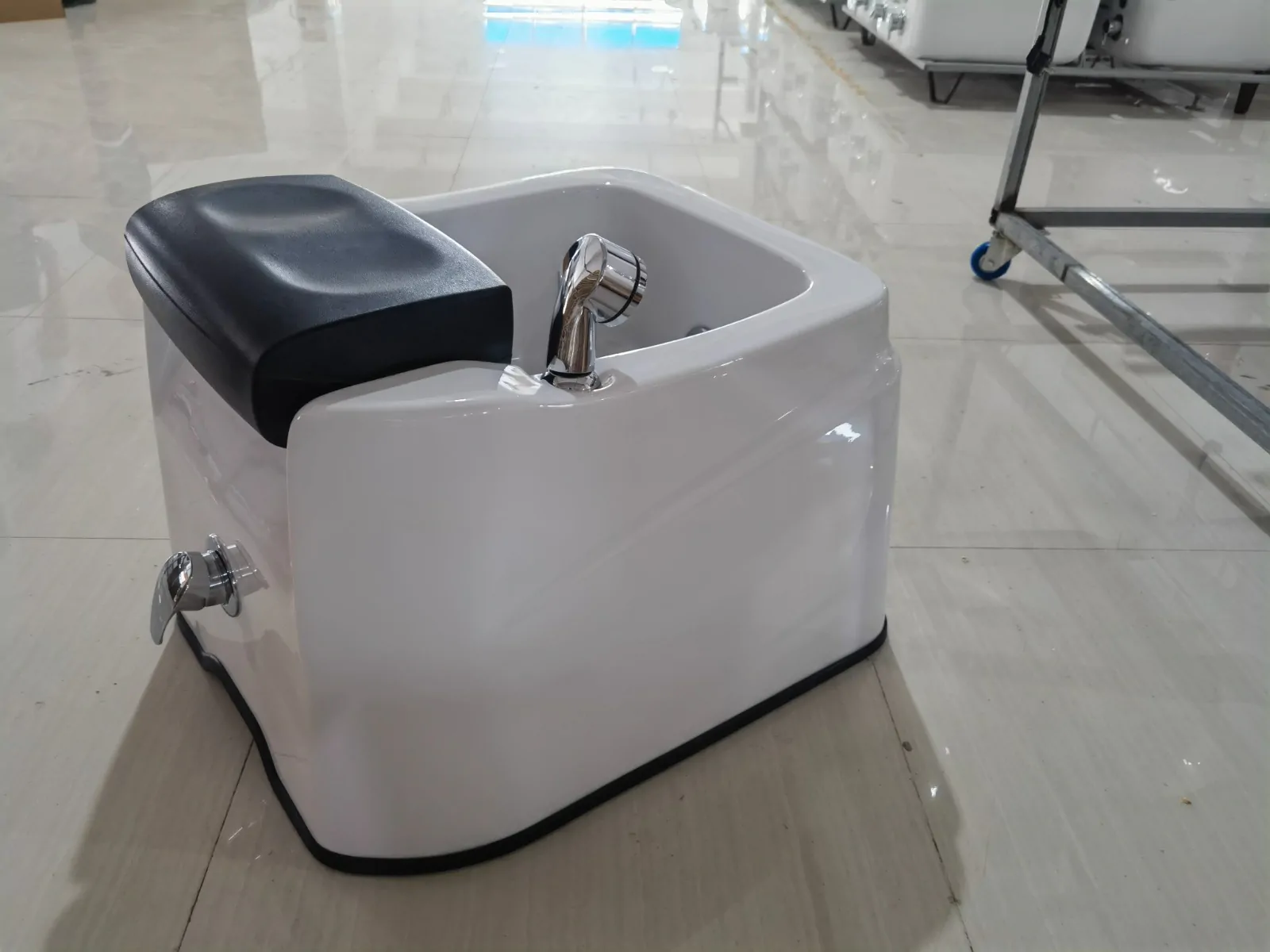 Jet Deluxe Plumbed Pedicure Bowl - Image 4